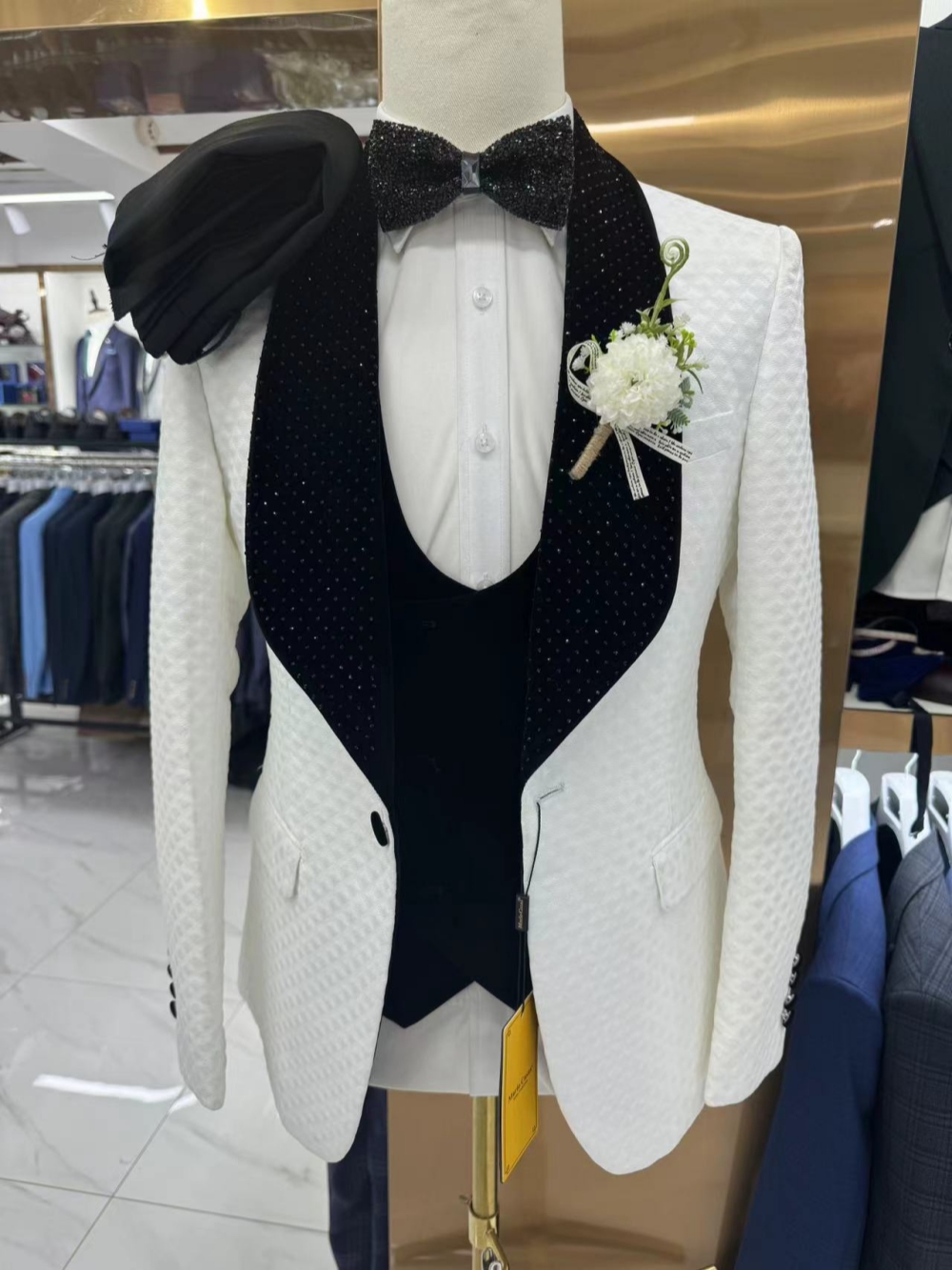New Luxurious Beaded Tuxedo 3  - Men Formal Wear 2025 recensie en prijs